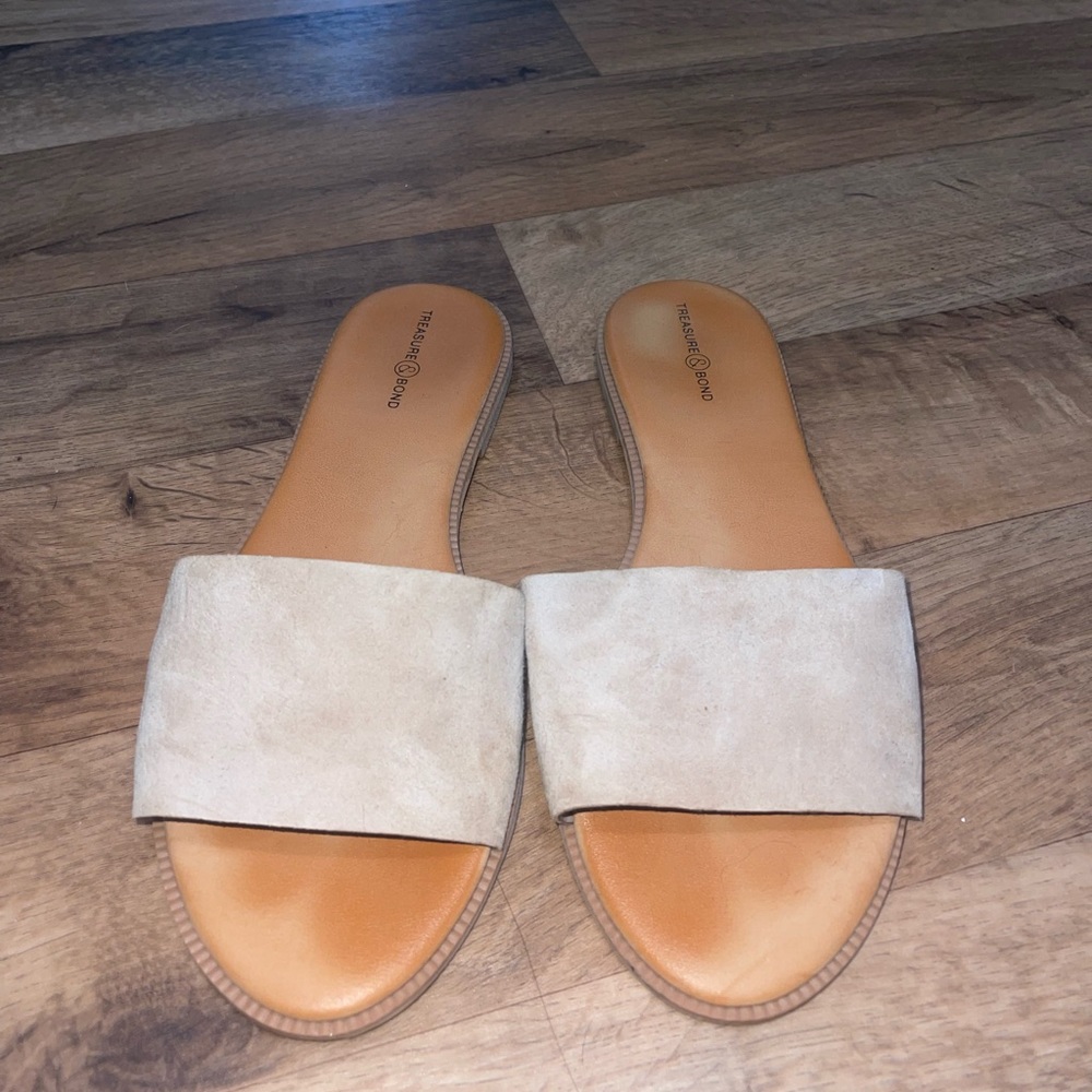 flat sandals